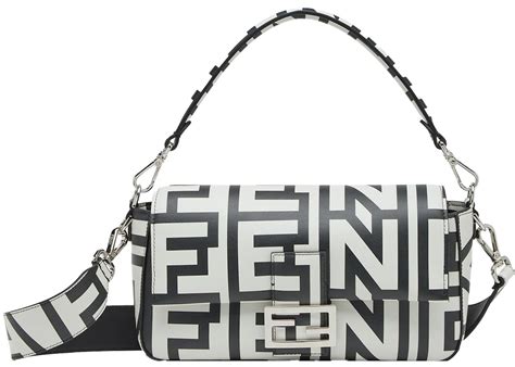 the baguette fendi marc jacobs|fendi baguette reviews.